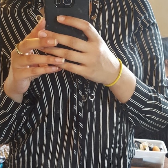 H&M black and white stripped blouse - Picture 5 of 5
